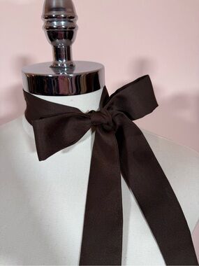 Vintage mod minimalist tuxedo brown long narrow bow neck scarf Twilly